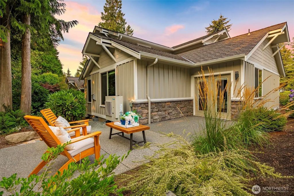 9021 Gleneagle Drive 17, Blaine