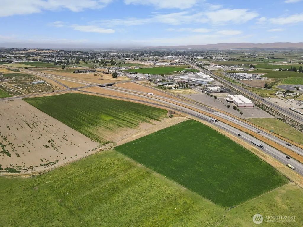 Waneta Road, Sunnyside