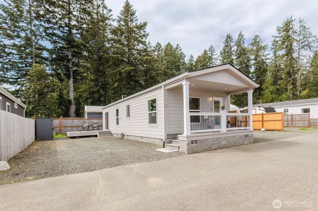 60 Ne Kappert Cove Road, Belfair