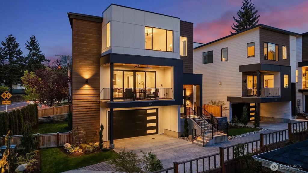 138 8th Court, Kirkland