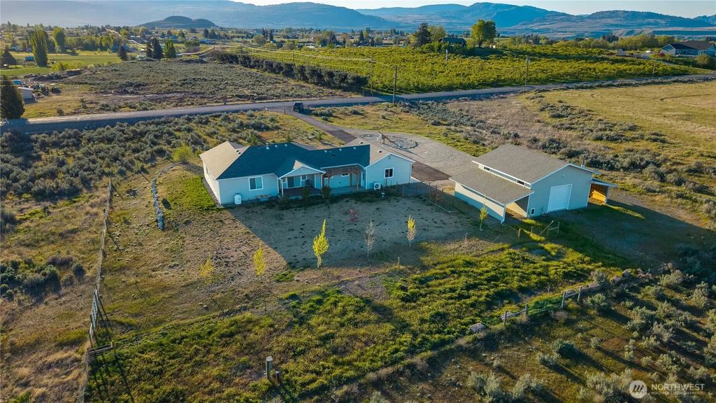 103 Johnson Creek Road, Omak