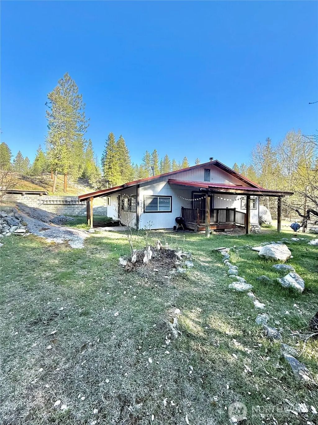 1092 Aeneas Valley Road, Tonasket
