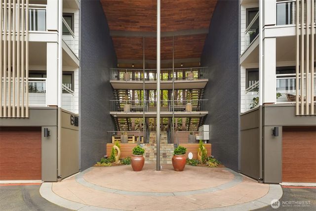 130 105th Avenue Se A-305, Bellevue