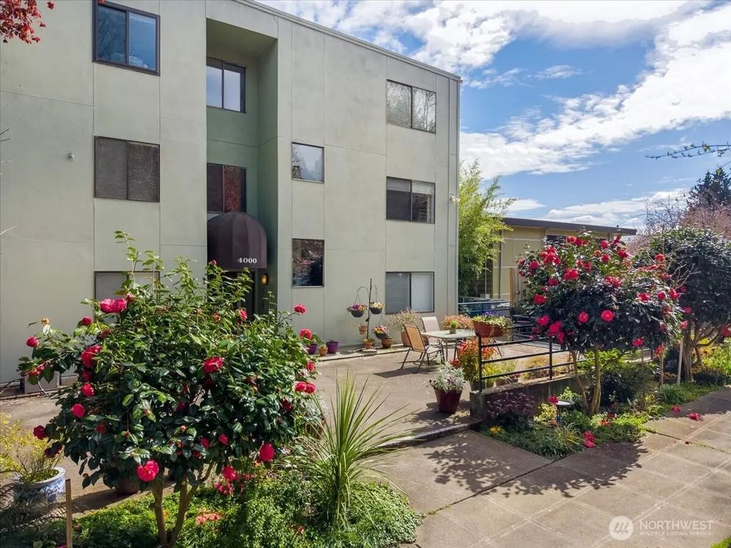 4000 24th Avenue W 202, Seattle
