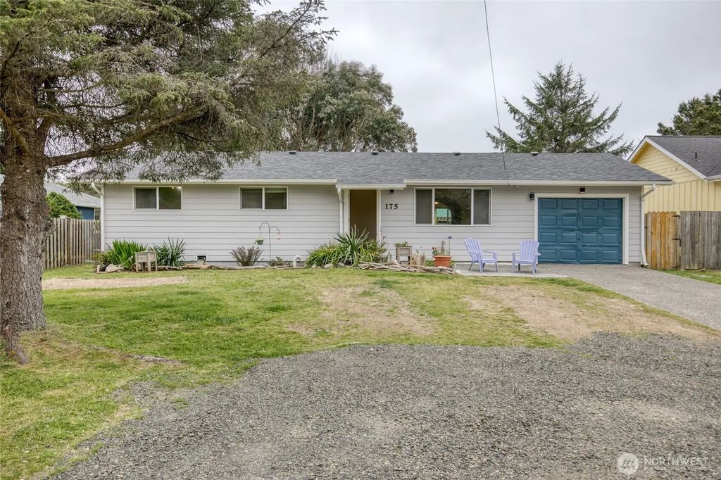 175 Jib Street Nw, Ocean Shores