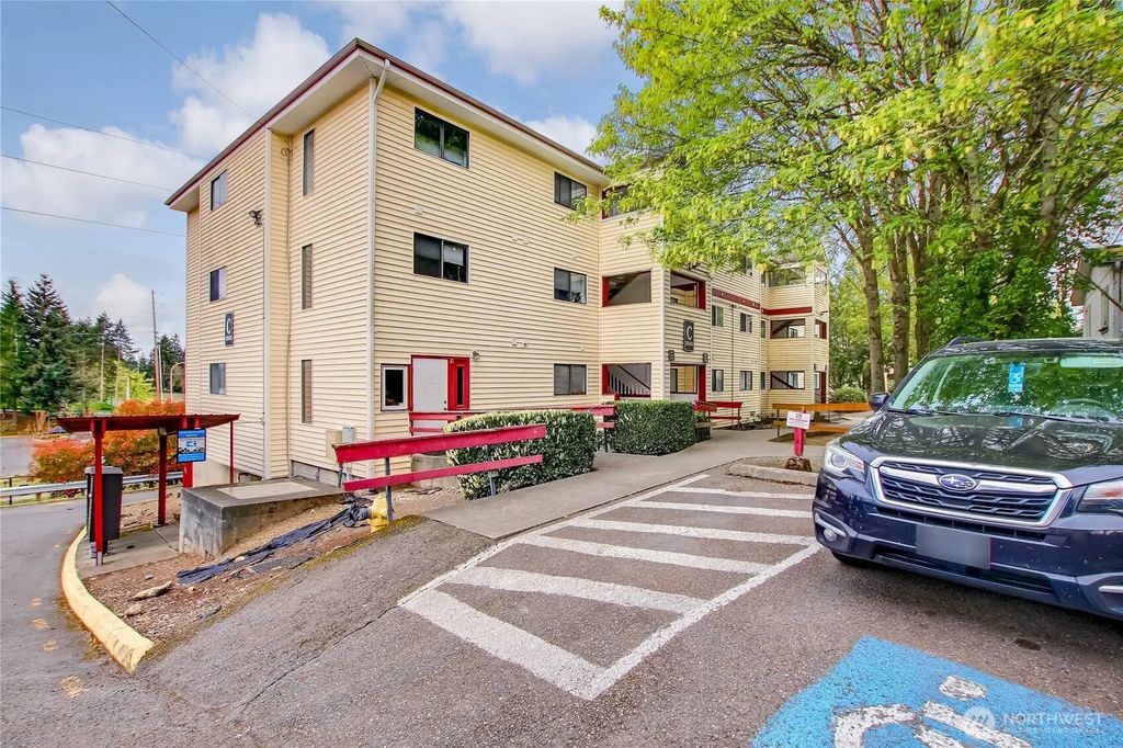 29645 18th Avenue S C204, Federal Way
