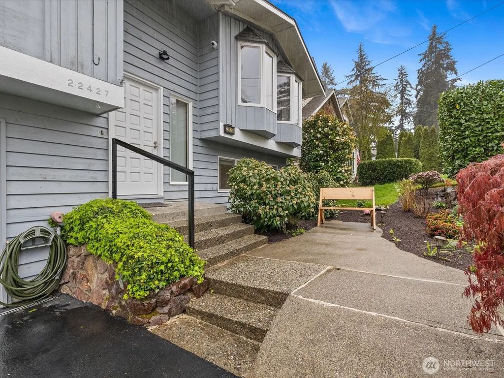22427 82nd Ave W, Edmonds