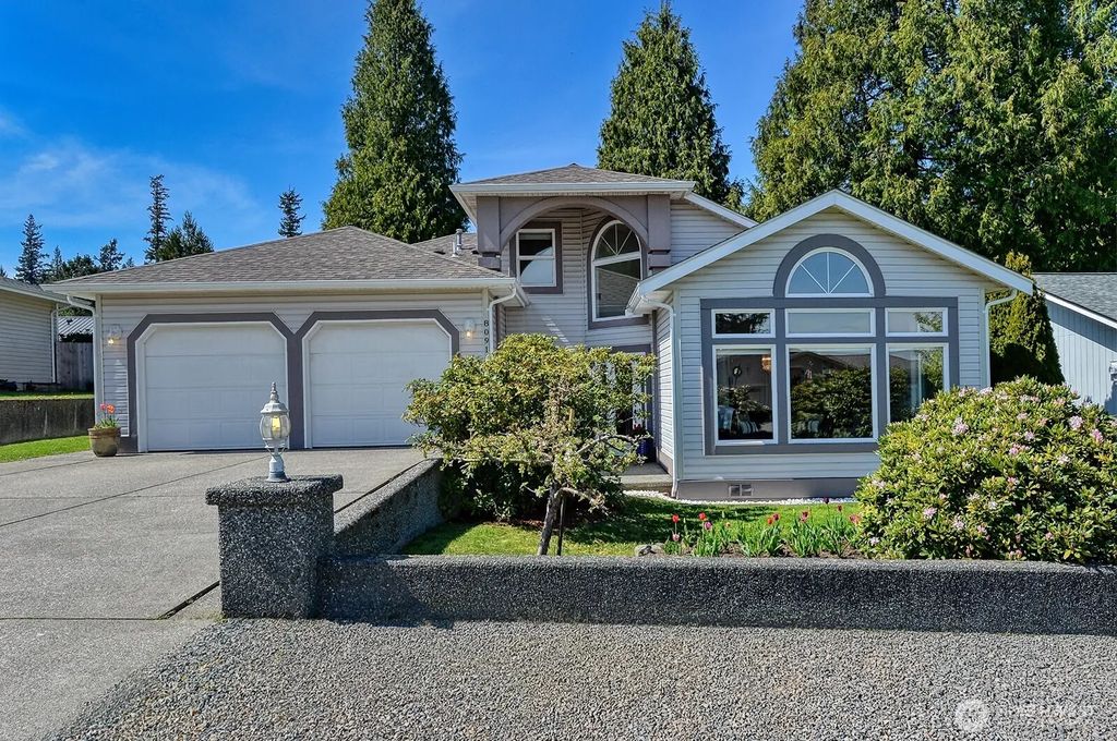 8091 Kispiox Road, Blaine