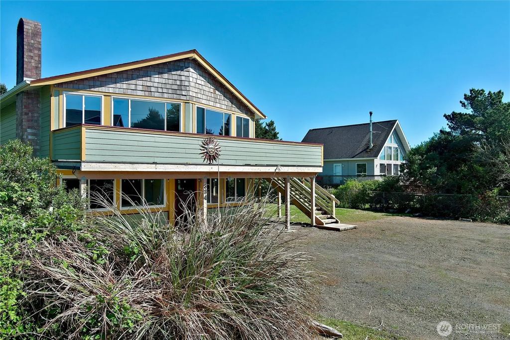 334 Sand Dune Avenue Nw, Ocean Shores