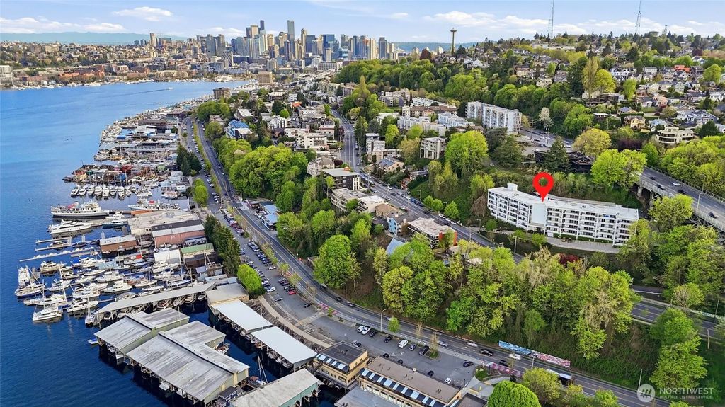 2565 Dexter Avenue N 103, Seattle