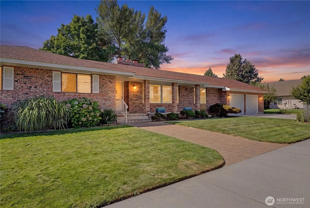 725 Canterbury Road Nw, Soap Lake