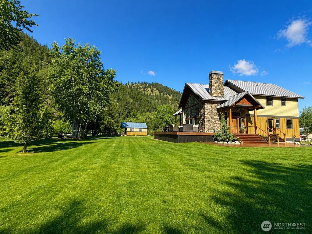 180 Country River Lane, Entiat