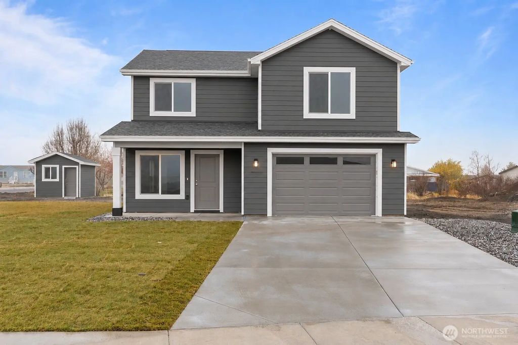 103 Poplar Street, Royal City