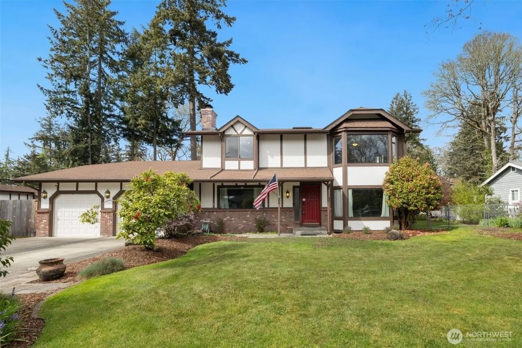 6423 76th Street Ct W, Lakewood