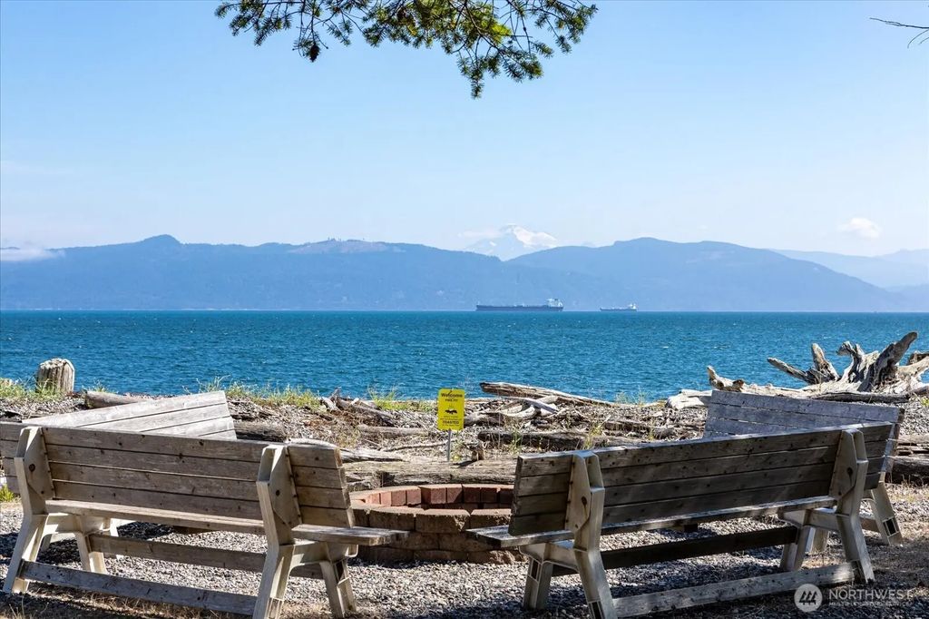 4079 Forest Lane, Anacortes