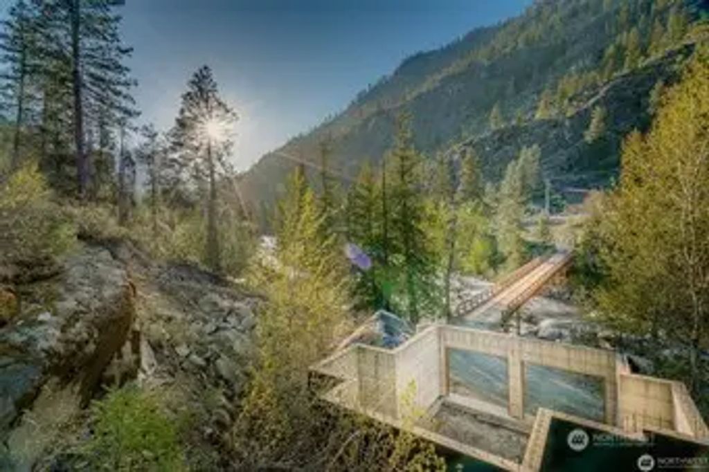 7003 Icicle Road, Leavenworth