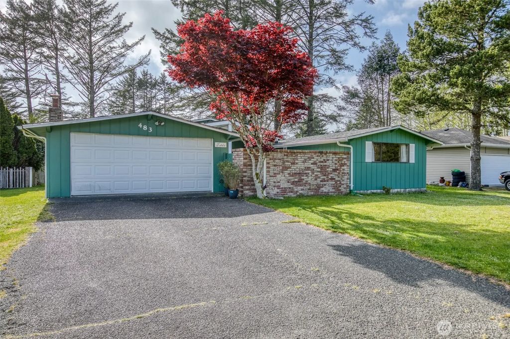 483 Dolphin Avenue Ne, Ocean Shores