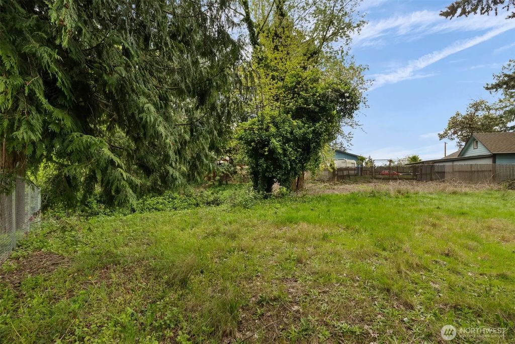 226 S Oyster Bay Ave, Bremerton