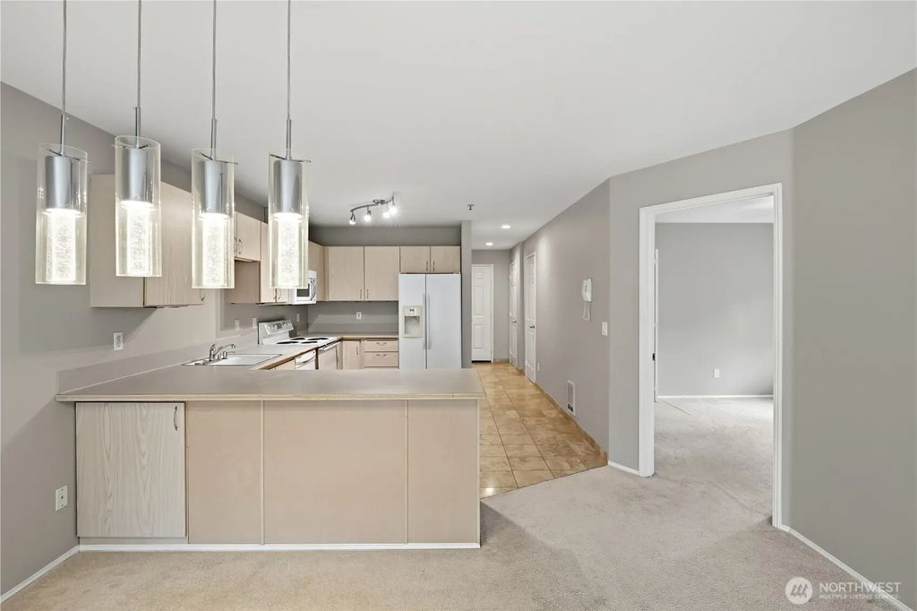 18210 73rd Avenue Ne 201, Kenmore