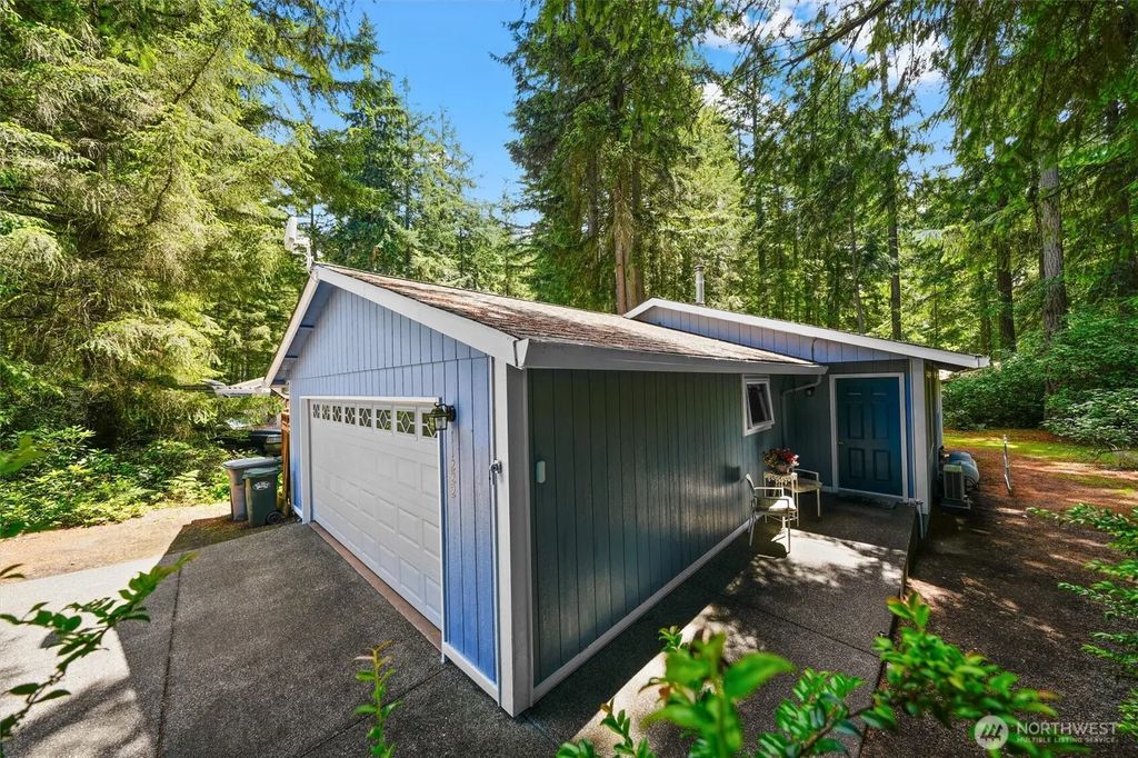 11222 Country Club Place, Anderson Island