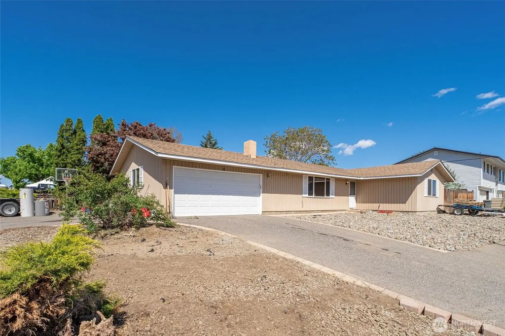 1121 Jean St Se, East Wenatchee
