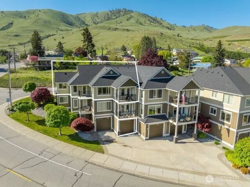 230 E Furnham Ave C3, Chelan