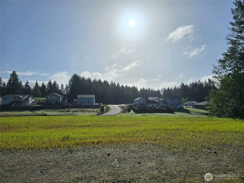 150 E Donbob Lane, Allyn