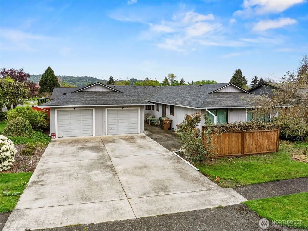 1 Teal Street, Longview