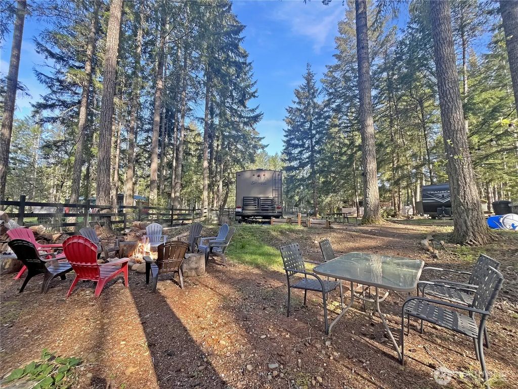 1220 N Cod Place, Hoodsport