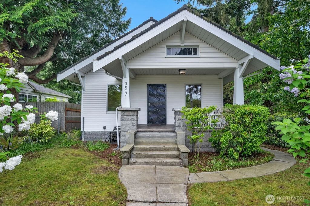 3551 Sw 99th Street, Seattle