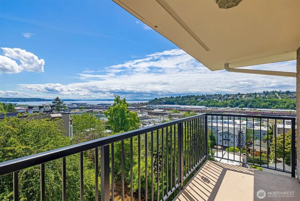 2219 13th Avenue W 5, Seattle