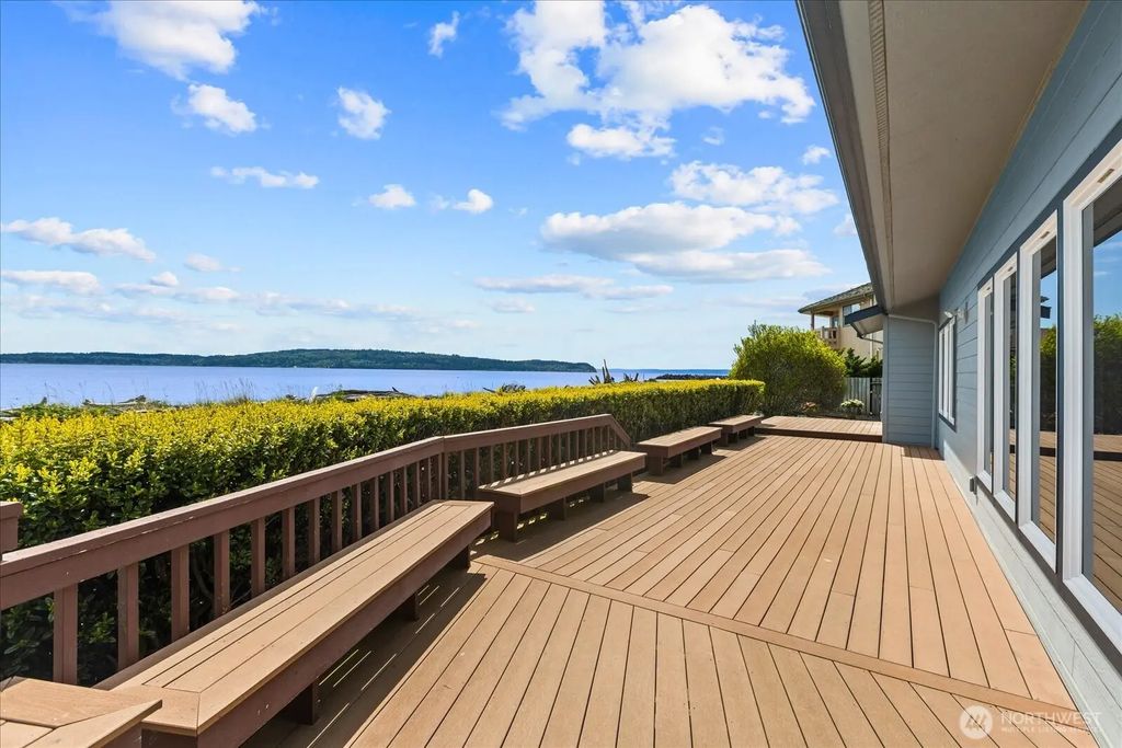 1808 E Lola Beach Lane, Oak Harbor