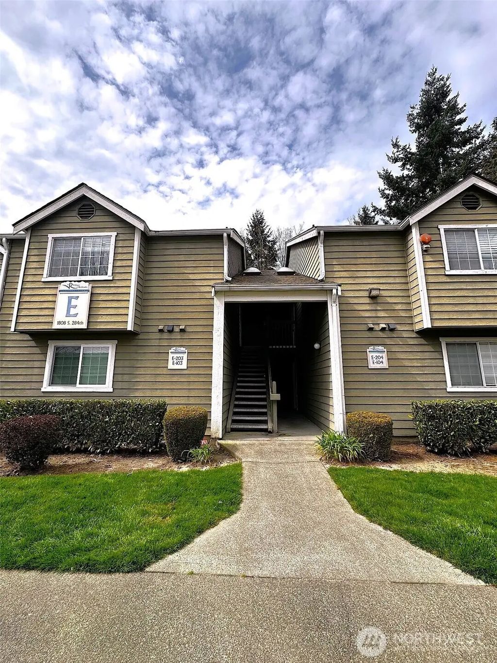 1808 S 284th Lane E203, Federal Way