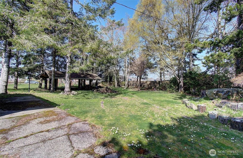 4913 N Place, Seaview