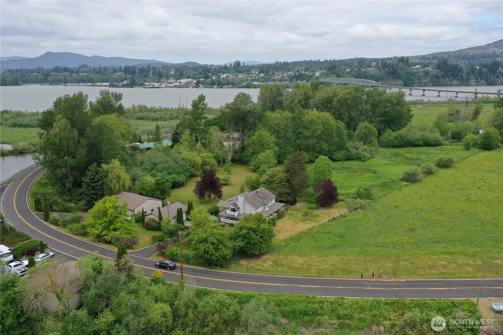 103 W Little Island Road, Cathlamet