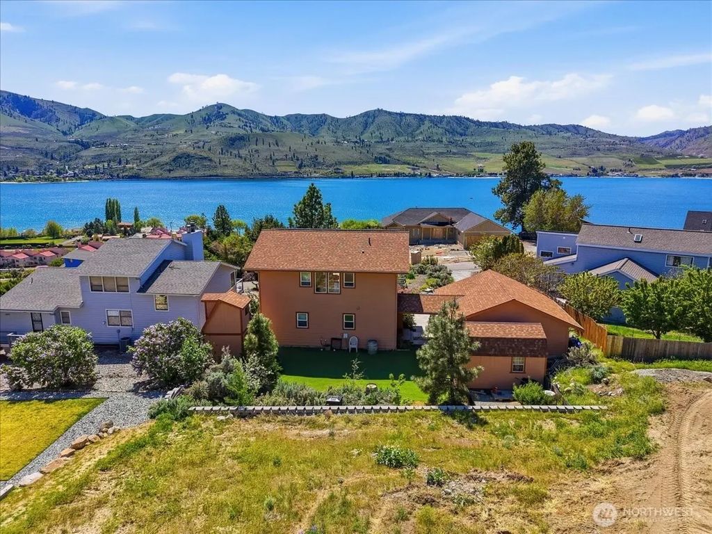 211 Riviera Drive, Chelan