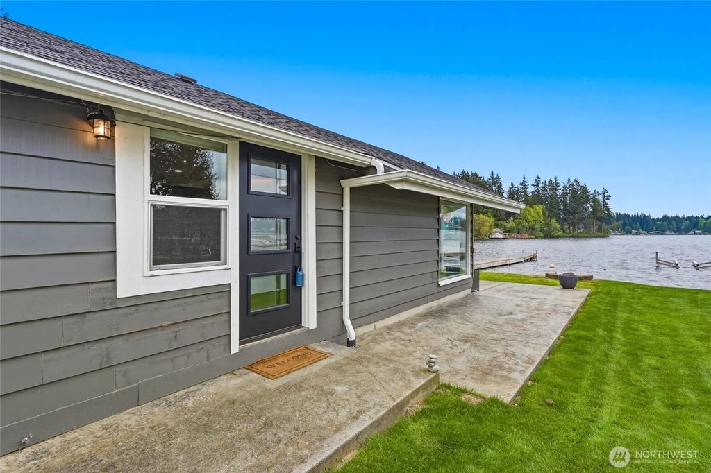 4302 Peninsula Road, Stanwood
