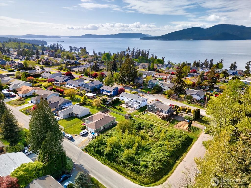 W 5th Street, Anacortes