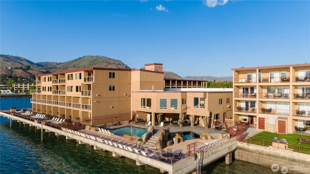 322 W Woodin Avenue 621, Chelan
