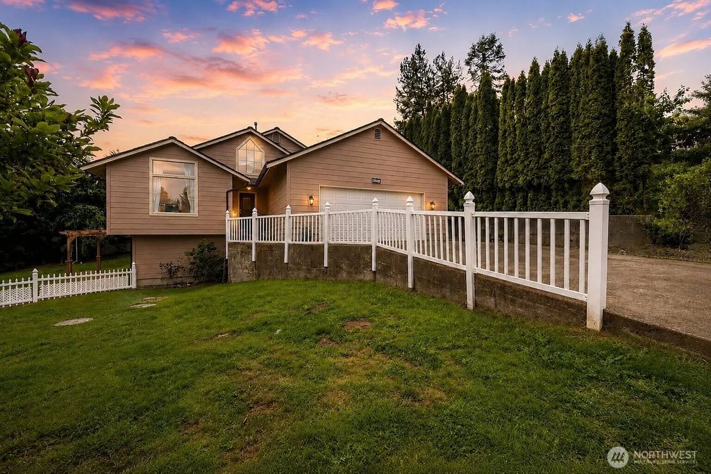 1314 Starlite Court E, Lacey