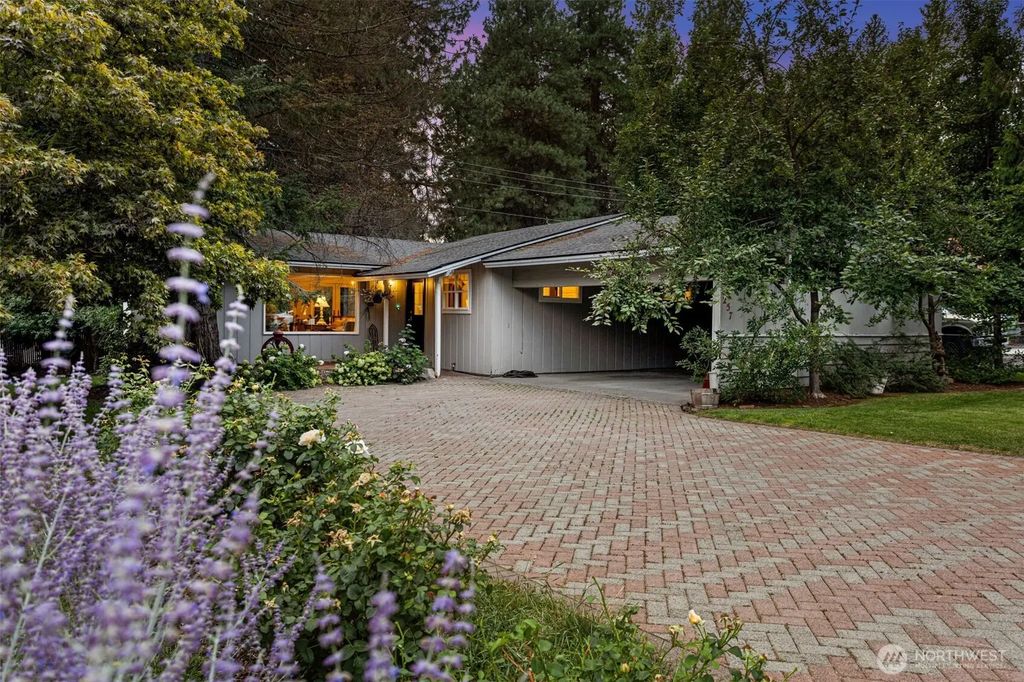 257 Scholze Street, Leavenworth