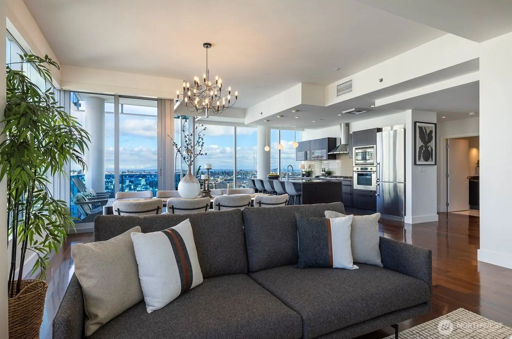 737 Olive Way 3702, Seattle
