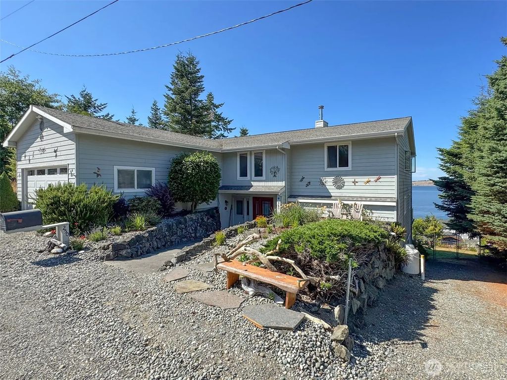 250 North Street A, Sequim