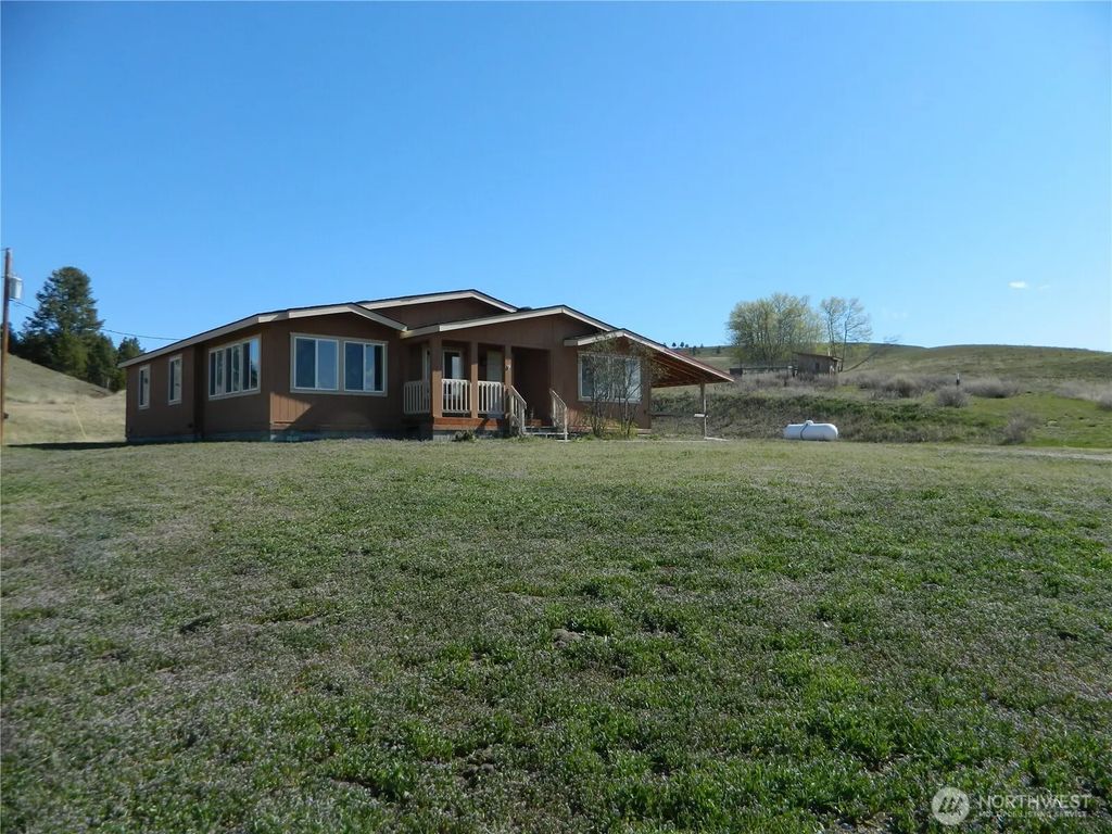 100 Summer Road, Tonasket