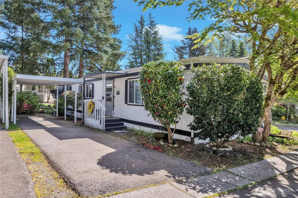 18425 Ne 95th Street 146, Redmond