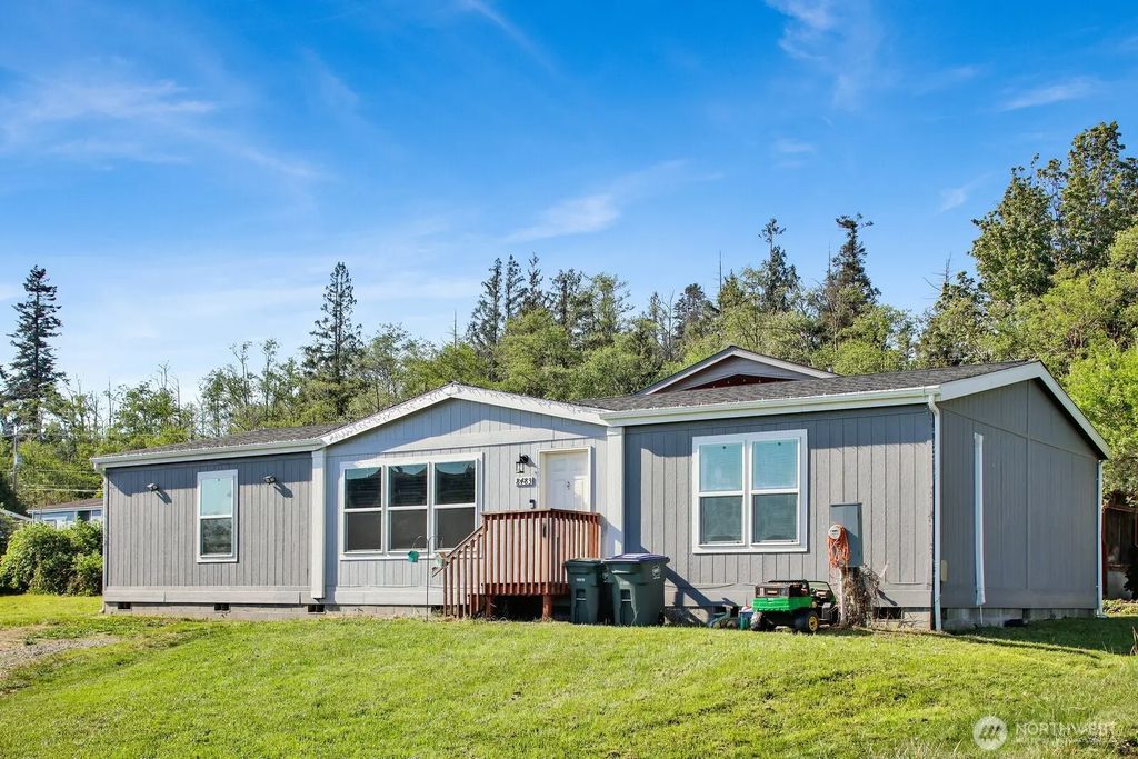 8483 Alder Way, Blaine