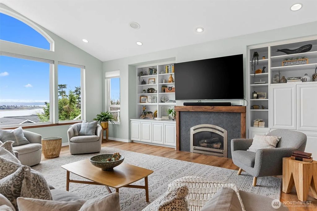 2411 Sw Freund Street, Oak Harbor