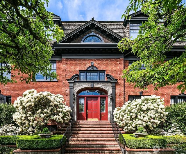 941 11th Avenue E 3, Seattle