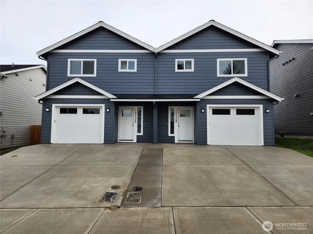 1012 Peach Road A & B, Winlock