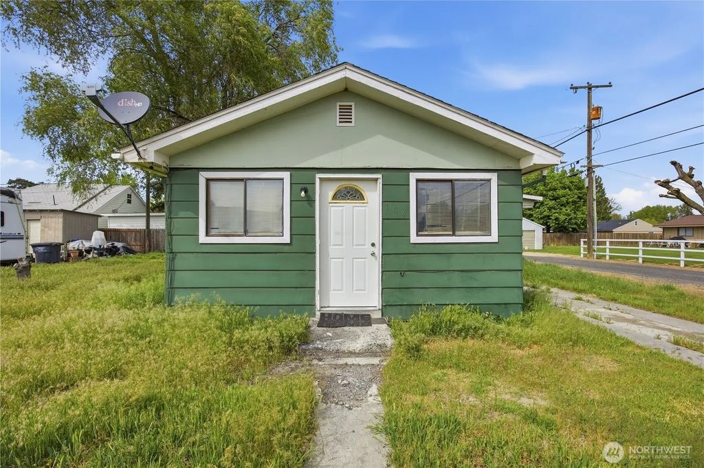 104 E 5th Ave, Warden